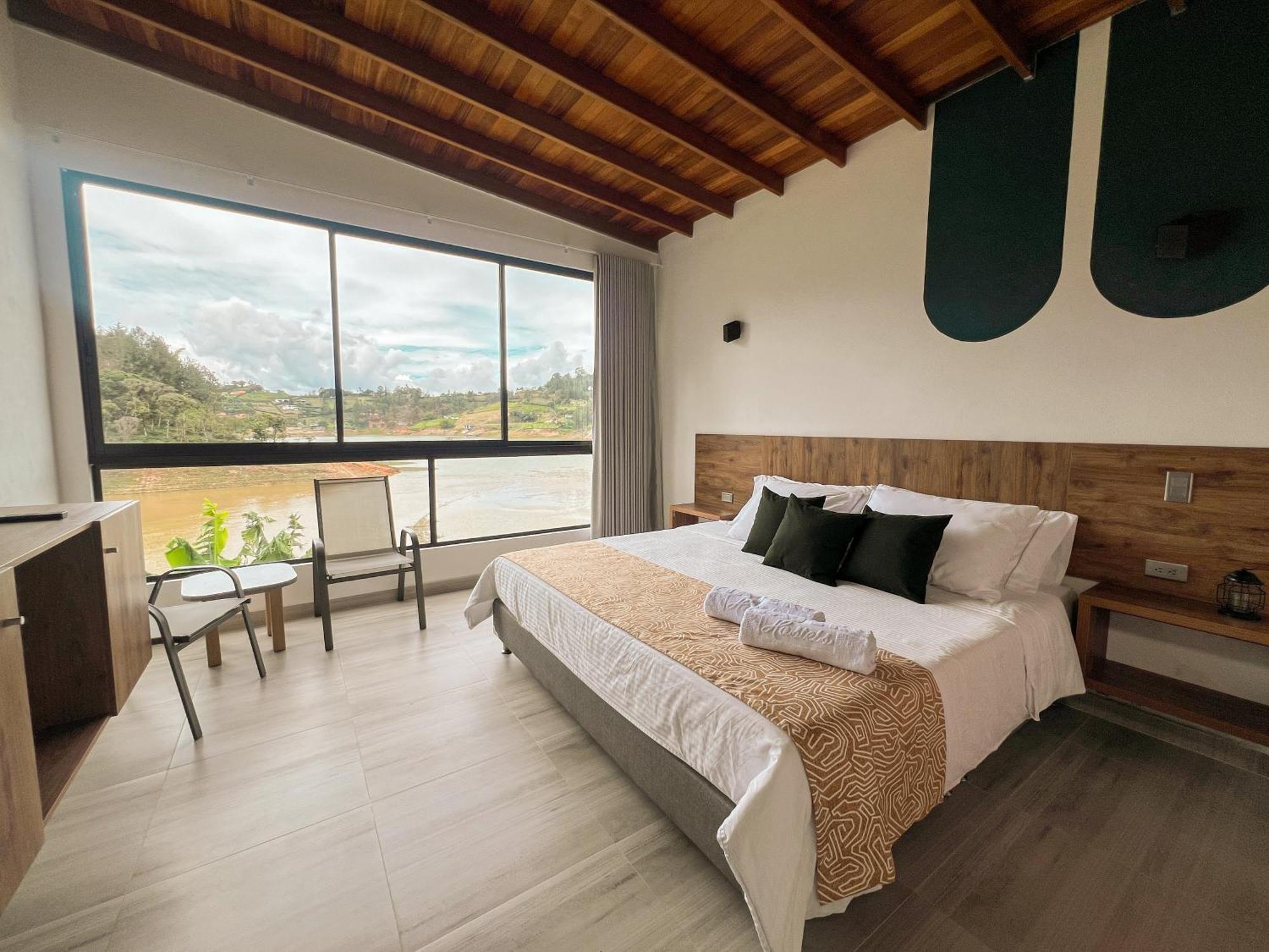 Viajero Guatape Hostel & Lake Club מראה חיצוני תמונה