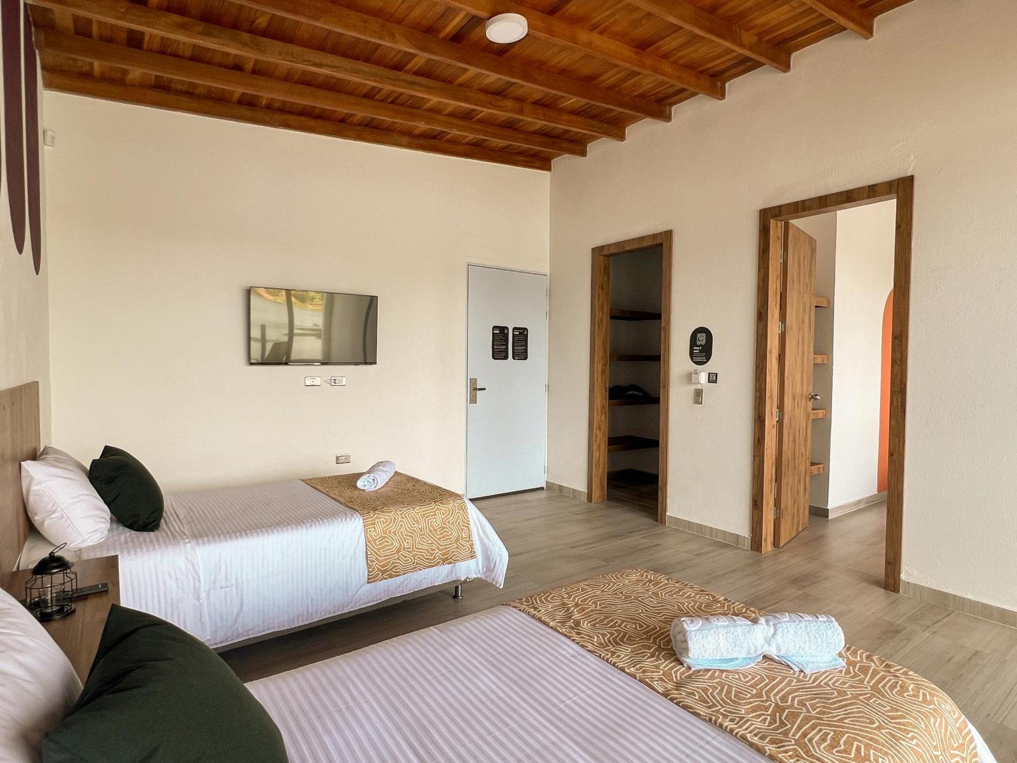 Viajero Guatape Hostel & Lake Club חדר תמונה