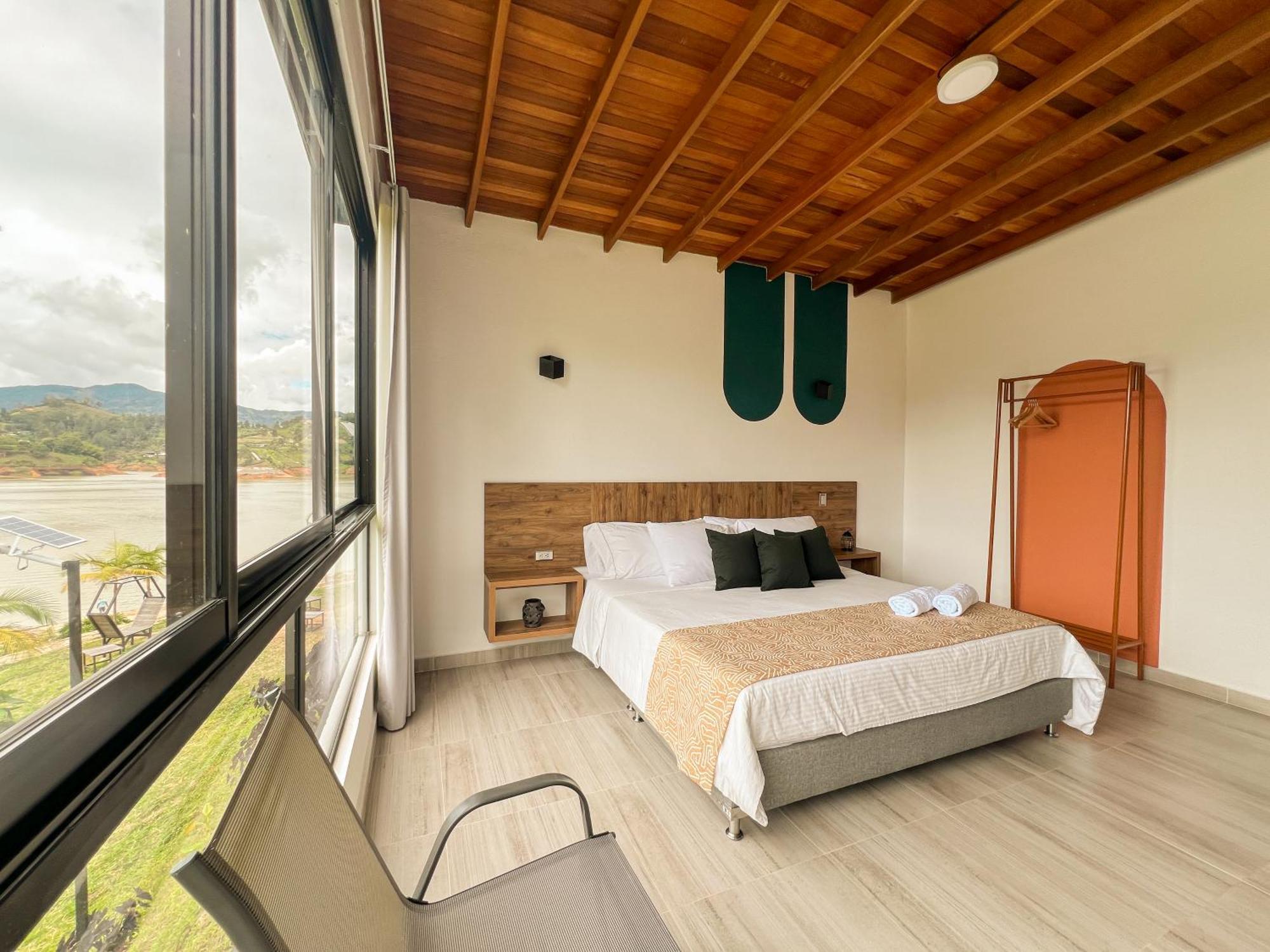 Viajero Guatape Hostel & Lake Club מראה חיצוני תמונה