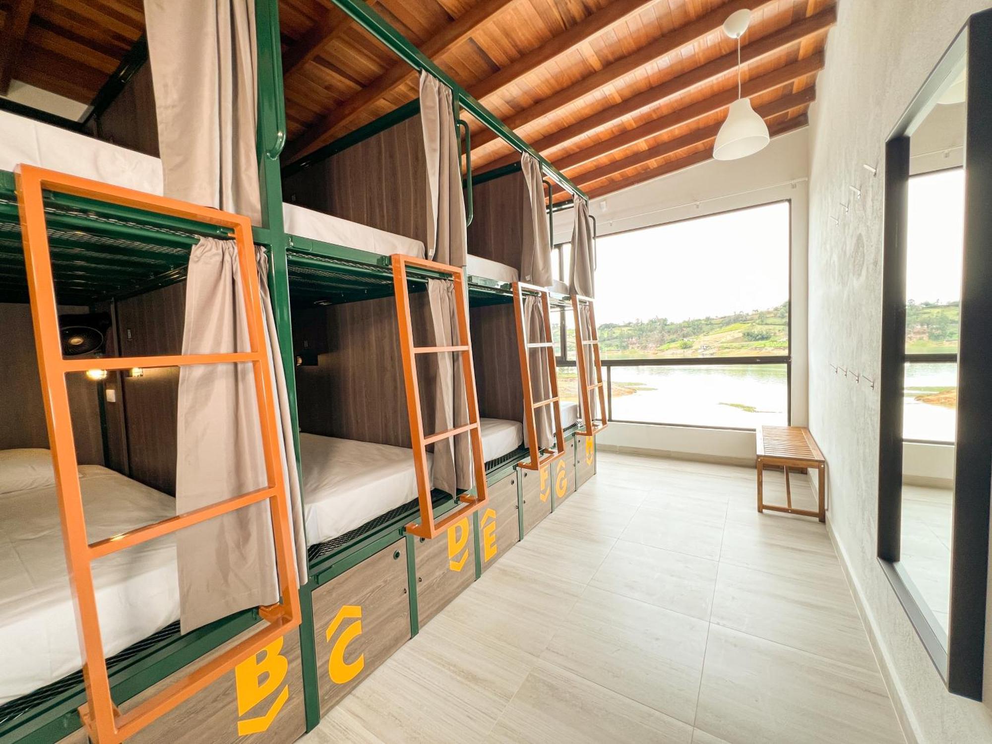 Viajero Guatape Hostel & Lake Club מראה חיצוני תמונה