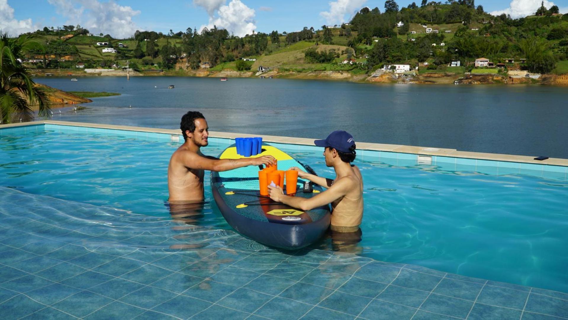 Viajero Guatape Hostel & Lake Club מראה חיצוני תמונה