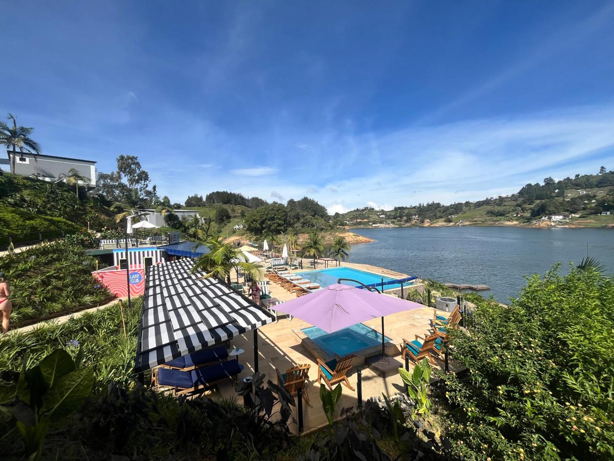 Viajero Guatape Hostel & Lake Club מראה חיצוני תמונה