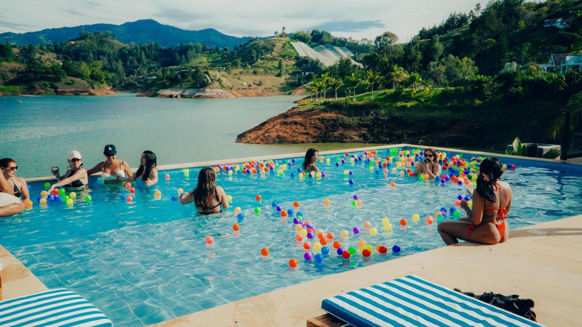 Viajero Guatape Hostel & Lake Club מראה חיצוני תמונה